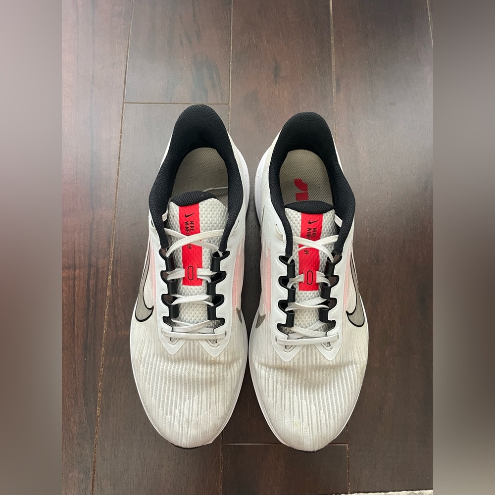 Nike Winflo 9 Running Shoes - Picture 12 of 15